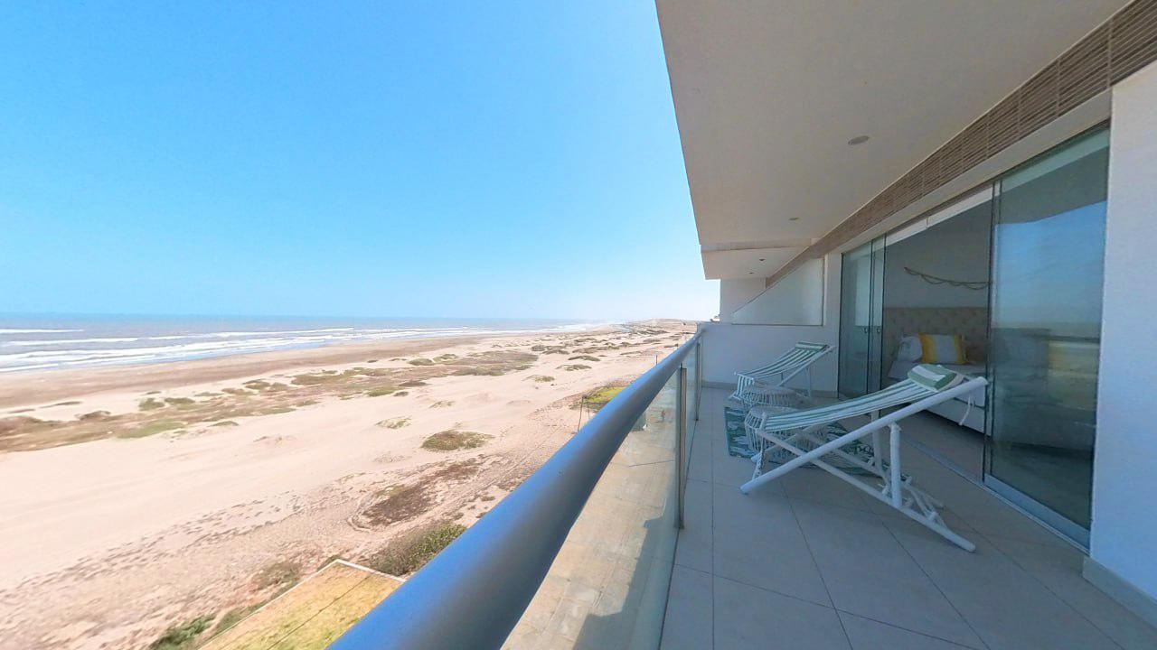 VENTA DE HERMOSO DÚPLEX FRENTE AL MAR, PIMENTEL